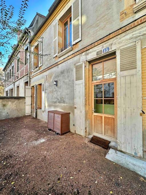 La Maison Des Cours - Wifi - Centre Ville Moulins  Kültér fotó