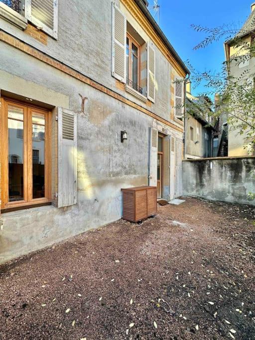 La Maison Des Cours - Wifi - Centre Ville Moulins  Kültér fotó