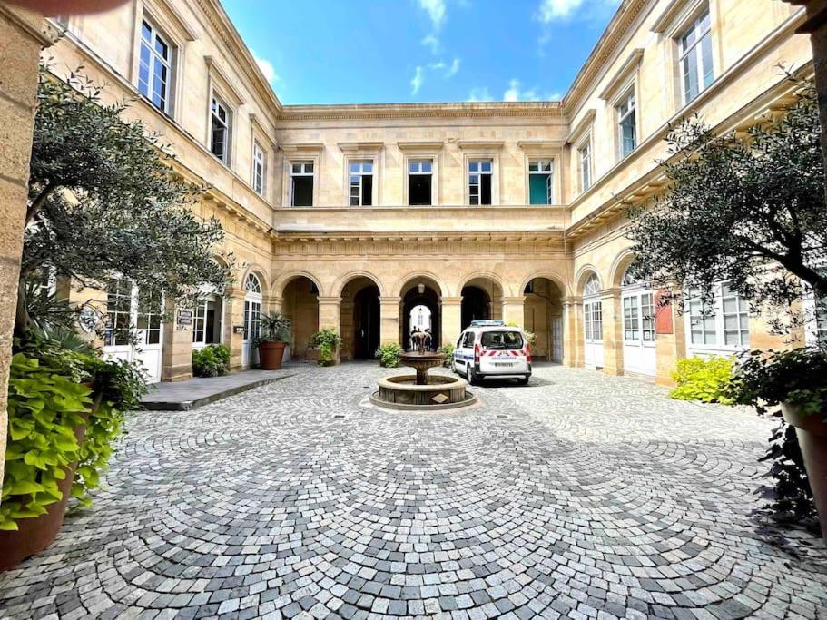La Maison Des Cours - Wifi - Centre Ville Moulins  Kültér fotó