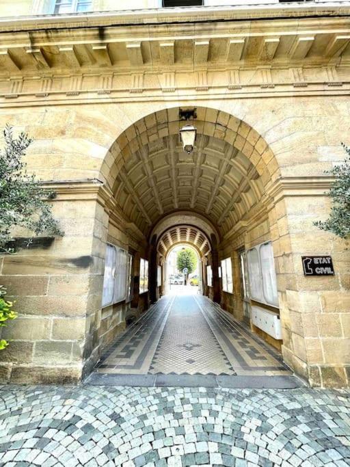 La Maison Des Cours - Wifi - Centre Ville Moulins  Kültér fotó